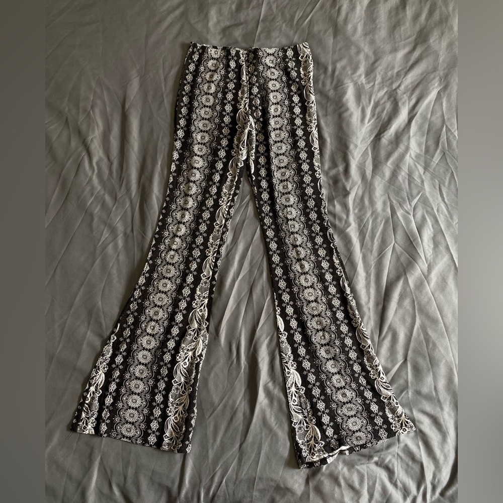 Black and White High Waist Flare Stretchy Pants Size XS?